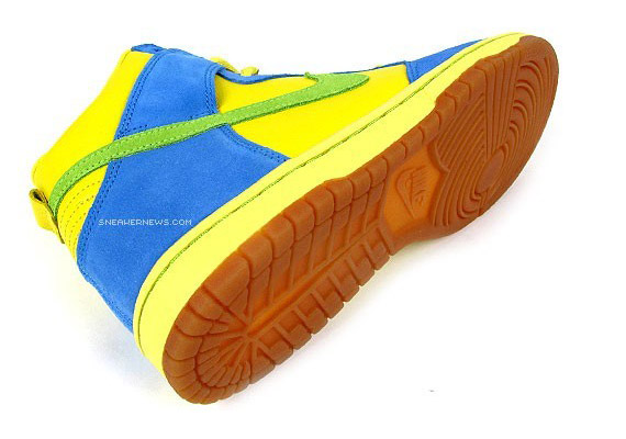 Nike SB Dunk "Marge Simpson" Hypebeast