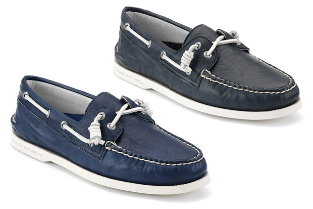 sperry navy blue boat shoes