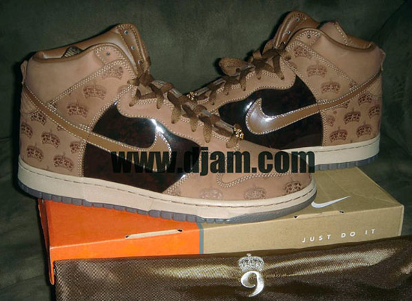 nike dunk mighty crown