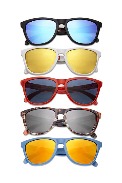 Oakley x Supreme Sunglasses | HYPEBEAST