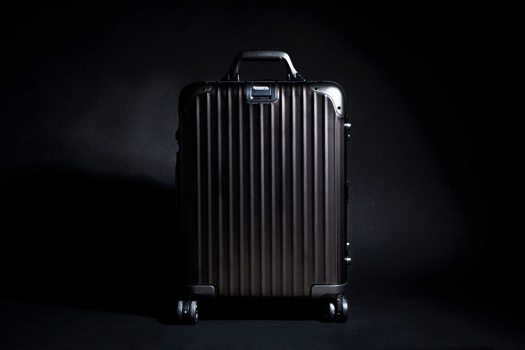 RIMOWA TOPAS BLACK Luggage | HYPEBEAST
