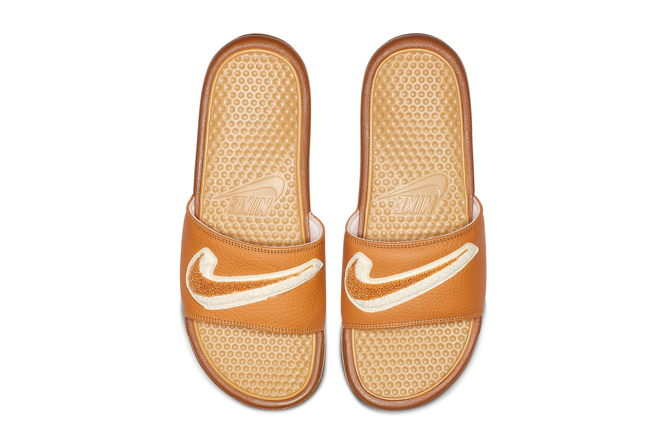 Nike Benassi Chenille Swoosh Slides 
