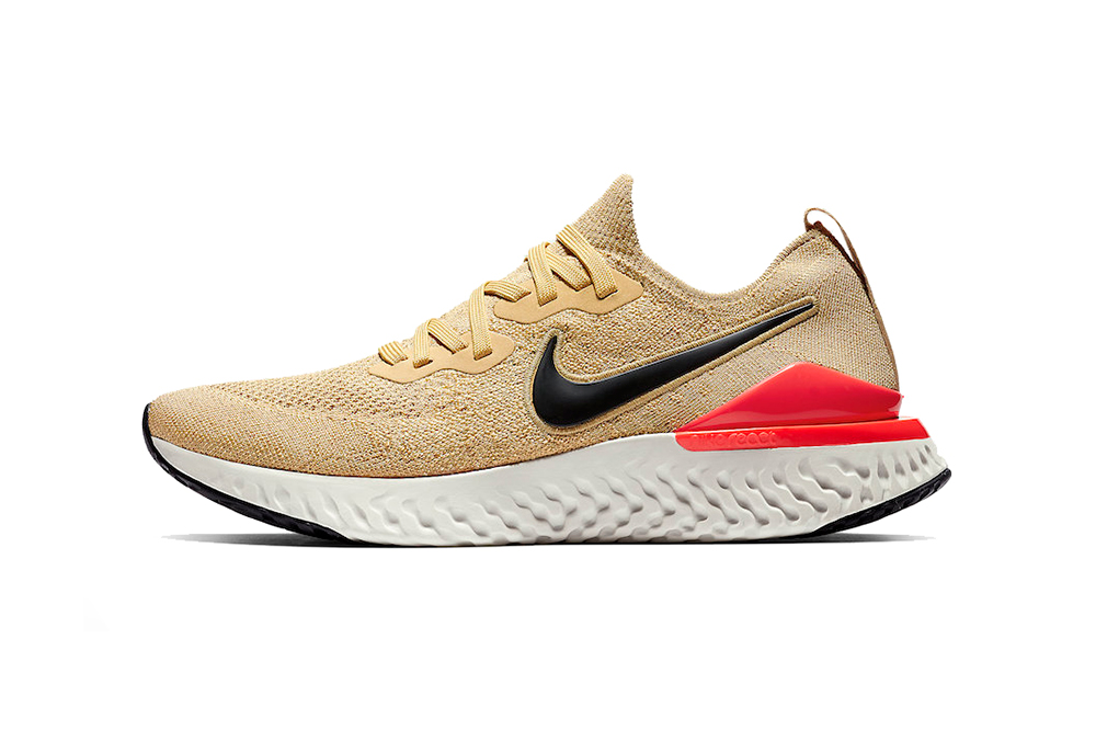 nike running epic react in black and gold