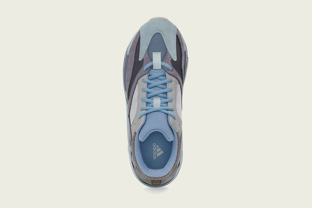 yeezy boost 700 blue carbon