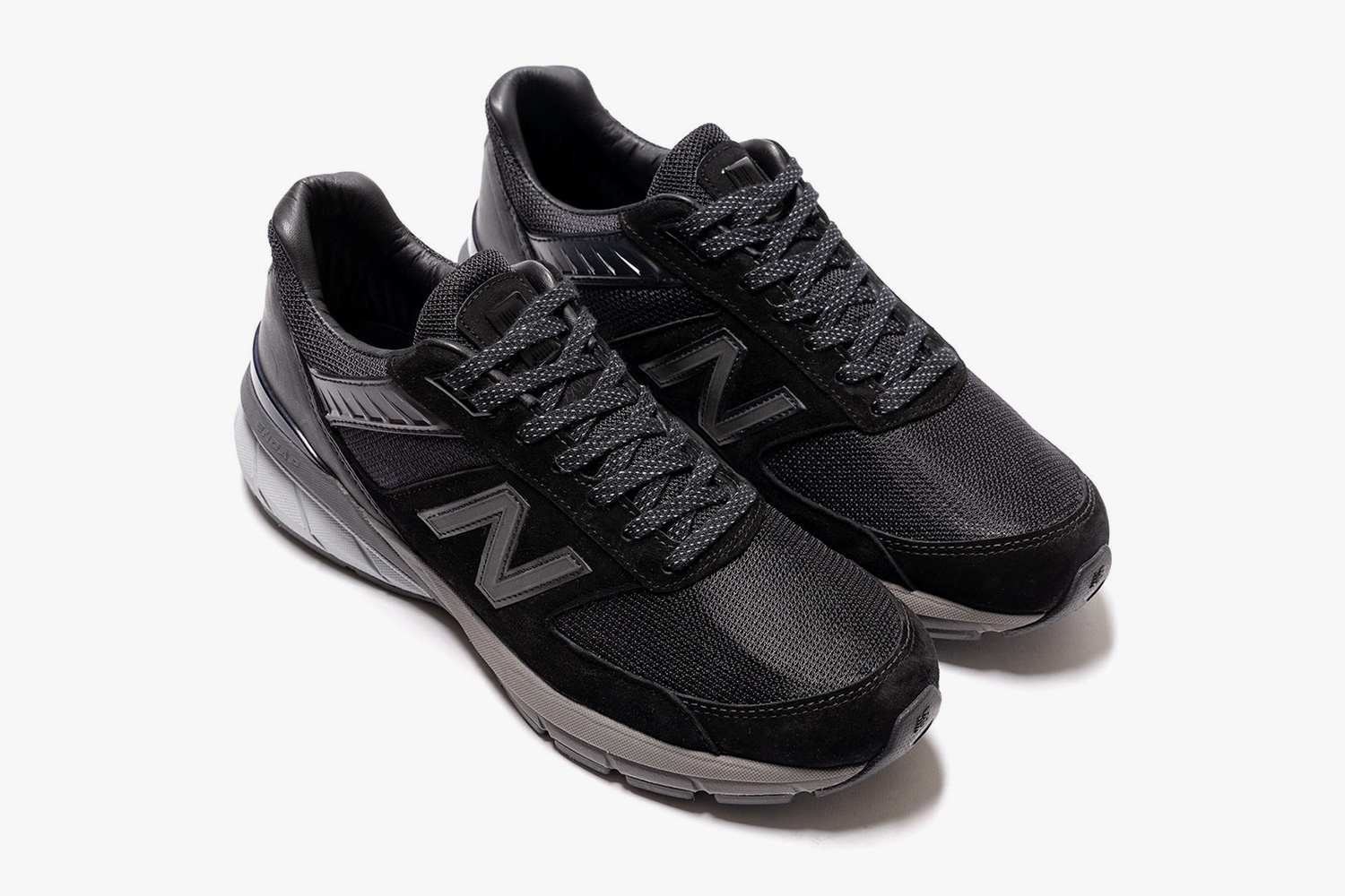 where are new balance shoes sold