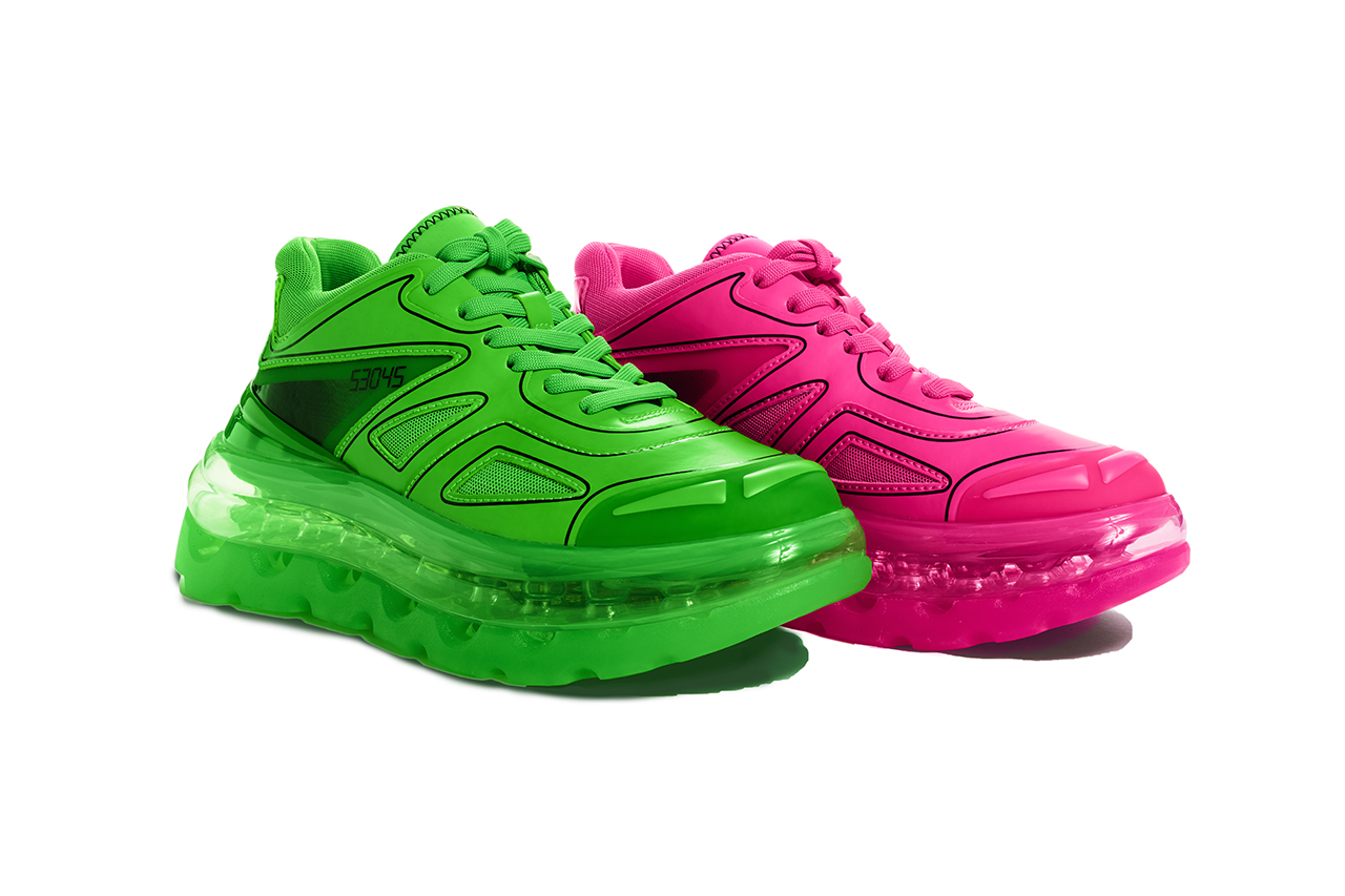 green shoe pink shoe