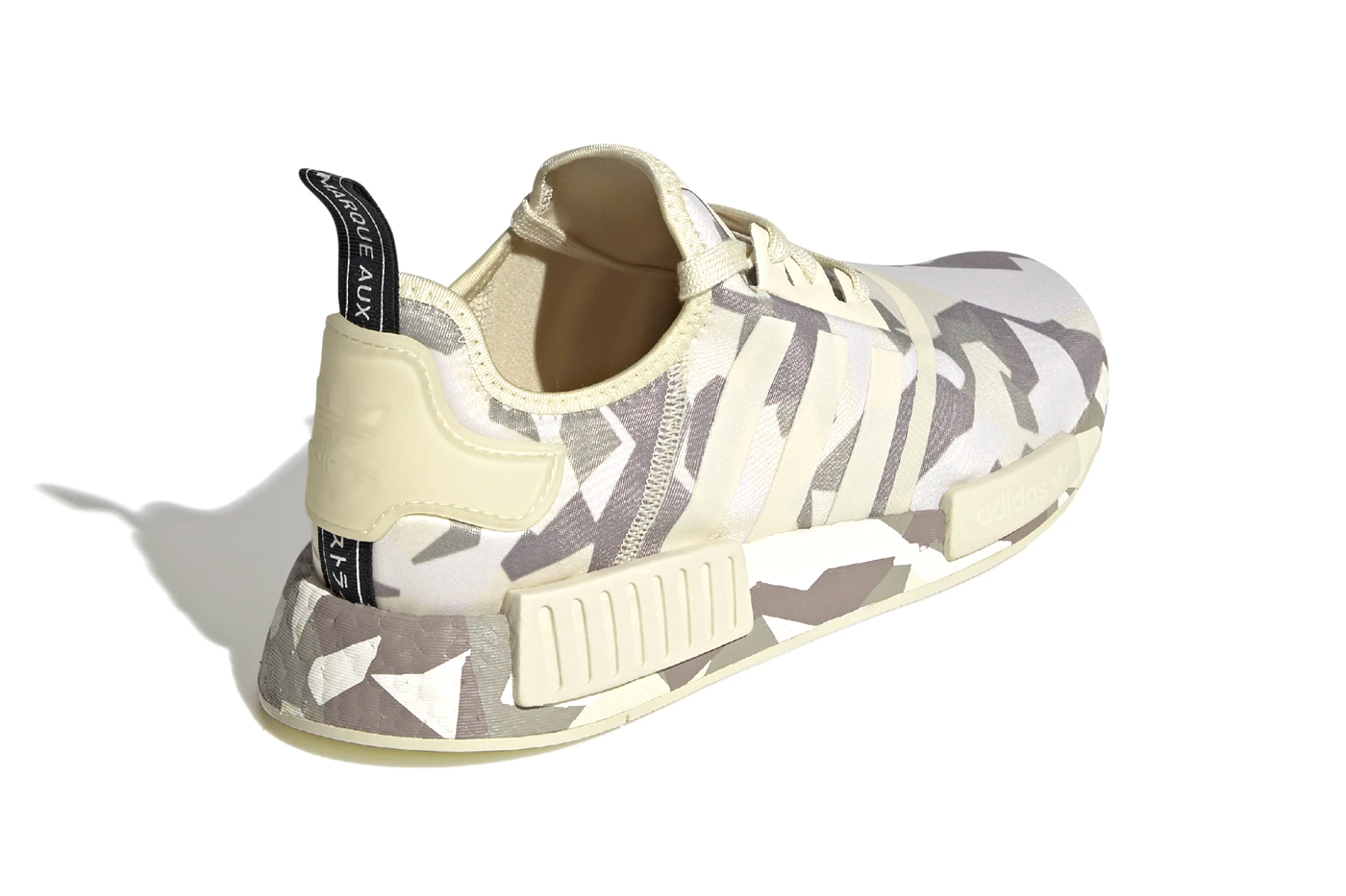 Ruddy Barnlig en kreditor adidas NMD R1 "Sand/Core Black" Sneaker Release | Drops | HYPEBEAST