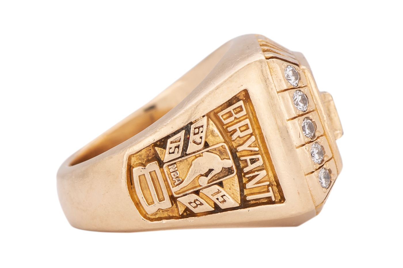 https://hypebeast.com/image/2020/05/kobe-pamela-bryant-los-angeles-lakers-championship-ring-206-000-usd-auction-002.jpg