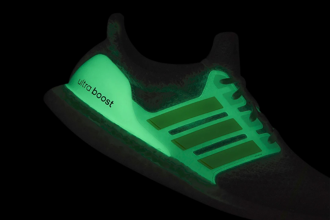 adidas UltraBOOST 5.0 DNA "Glow"