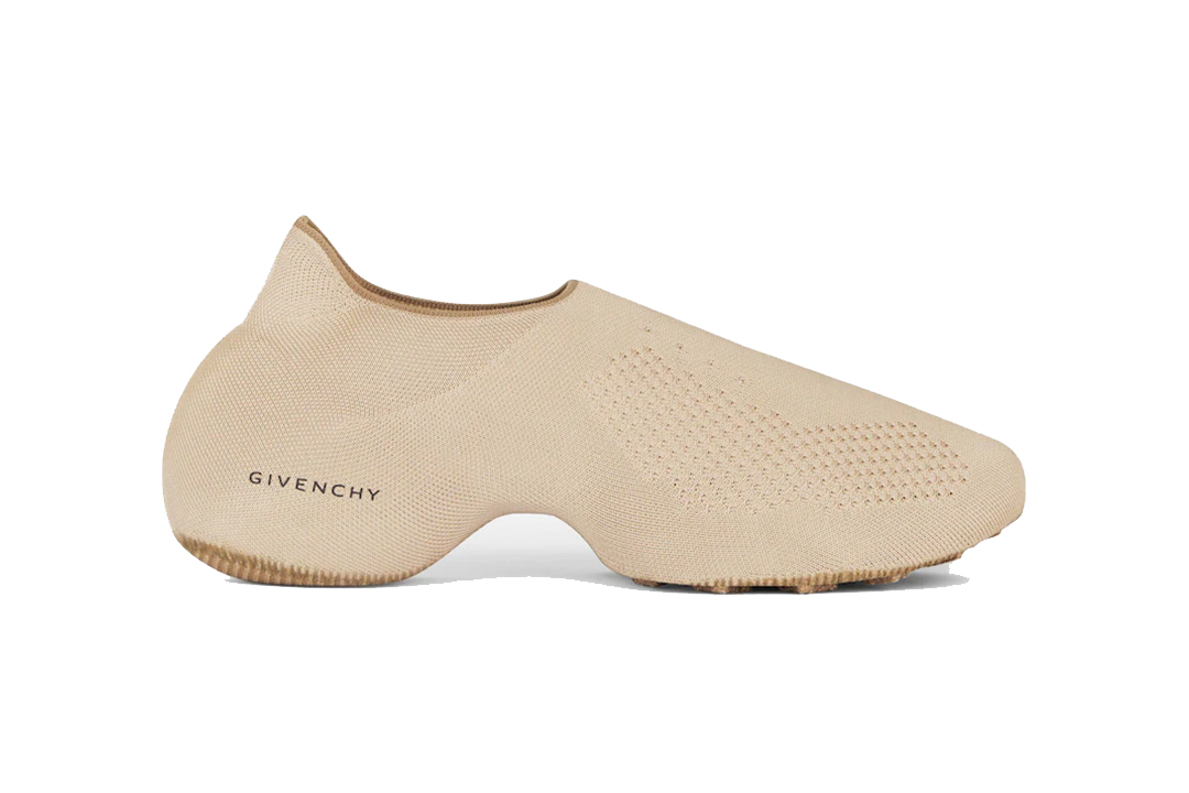 Givenchy TK-360 Total Knit Construction Sneaker Shoe HBX Single-Piece Sole-Less Technical Mesh Shredmaster Keith Hardy Pre-Fall 2022 Collection Lookbook HYPEBEAST Colorways Profile Ready-to-Wear
