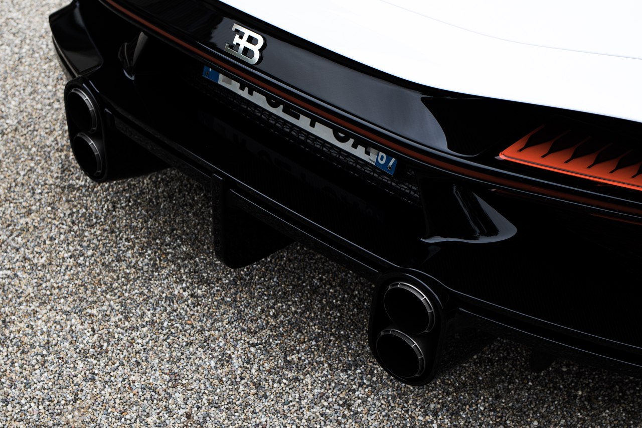Bugatti Chiron Super Sport Test Drive Review 1,600 HP $4,000,000 M USD Hypercar 273 MPH Supercar Molshiem Rimac Open Road Hypebeast