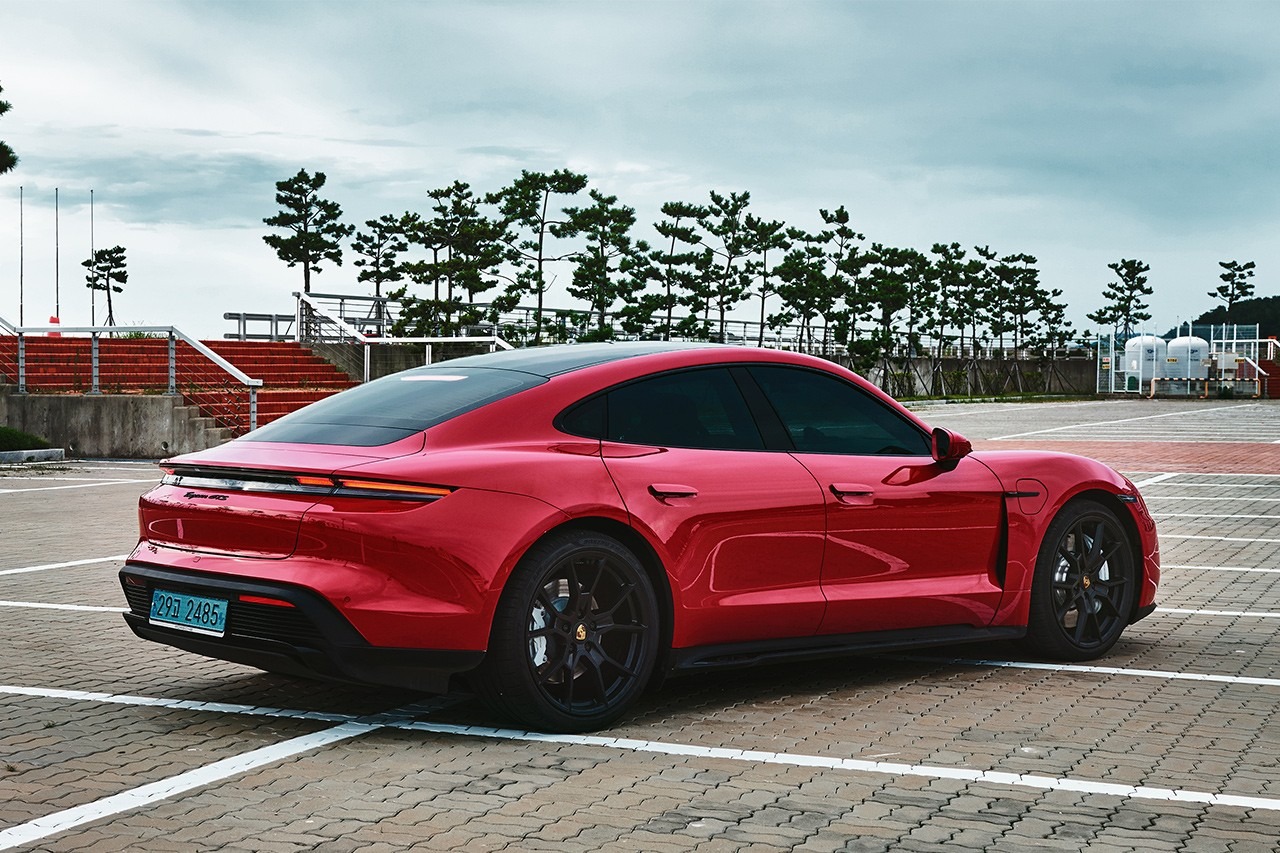 Porsche Taycan GTS Electric Cars Open Road Hypebeast Korea Review Driven EV 