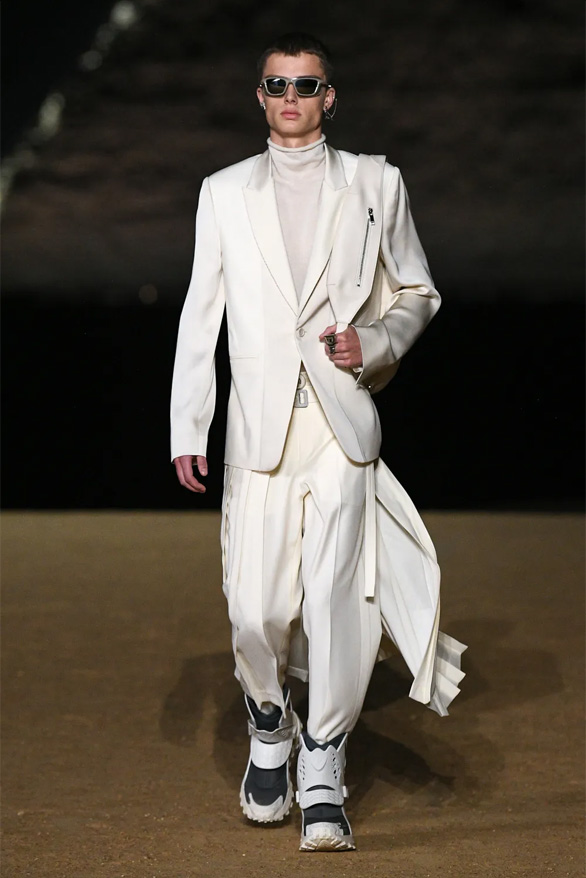Dior Pre-Fall 2023 Menswear Runway Show Kim jones Egypt Cairo Giza pyramids
