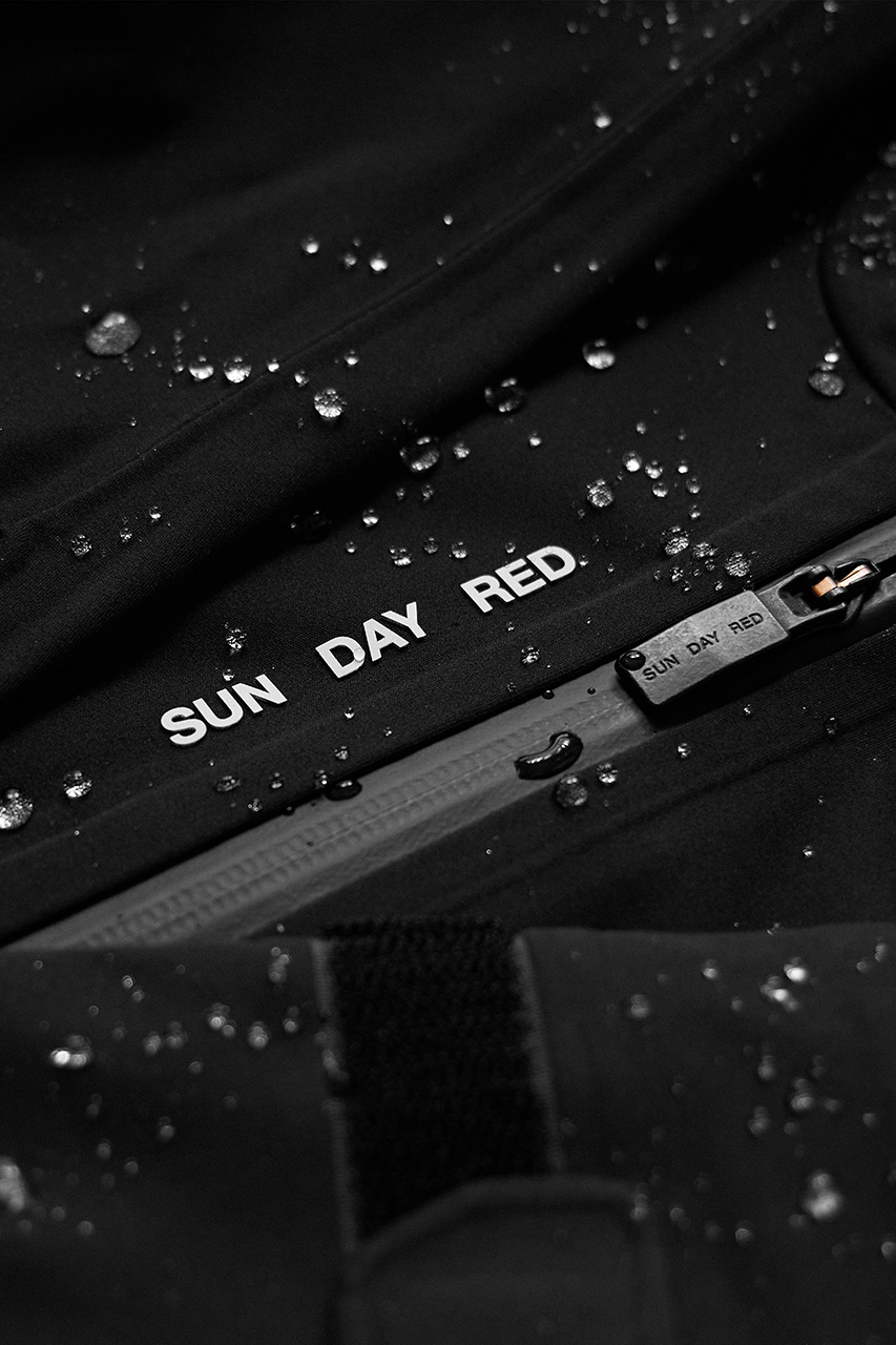 tiger woods sun day red open championship royal troon waterproof weather rain gear half zip jacket 3l pant