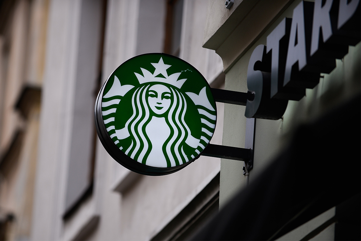《Game of Thrones》时空错乱咖啡杯预估为 Starbucks 带来 23 亿美元的广告效益