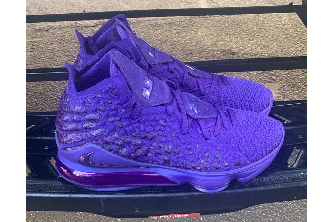 LeBron James 率先曝光全新战靴 Nike LeBron 17「2k」紫色配色