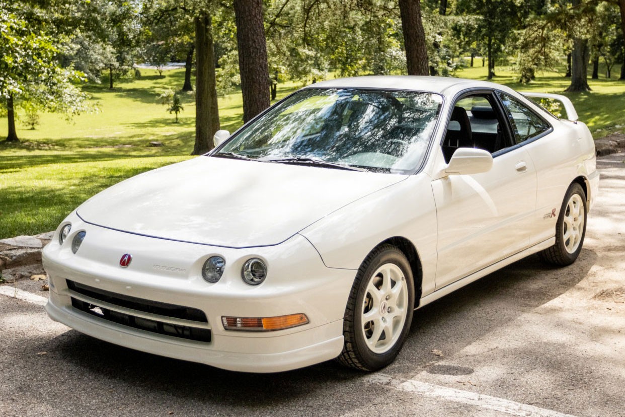 罕见 1997 年 Acura Integra Type R 以 $82,000 美元高价售出